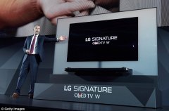 <b>LG超薄电视OLED W 可以像壁纸一样贴在墙上</b>